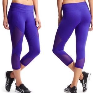 Athleta Sonar Mesh Detail Capri Legging
